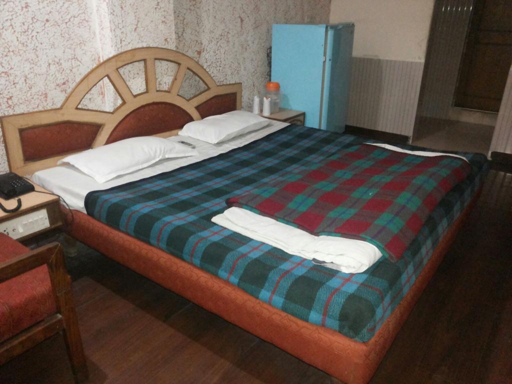 Hotel Saurab Dehradun Extérieur photo